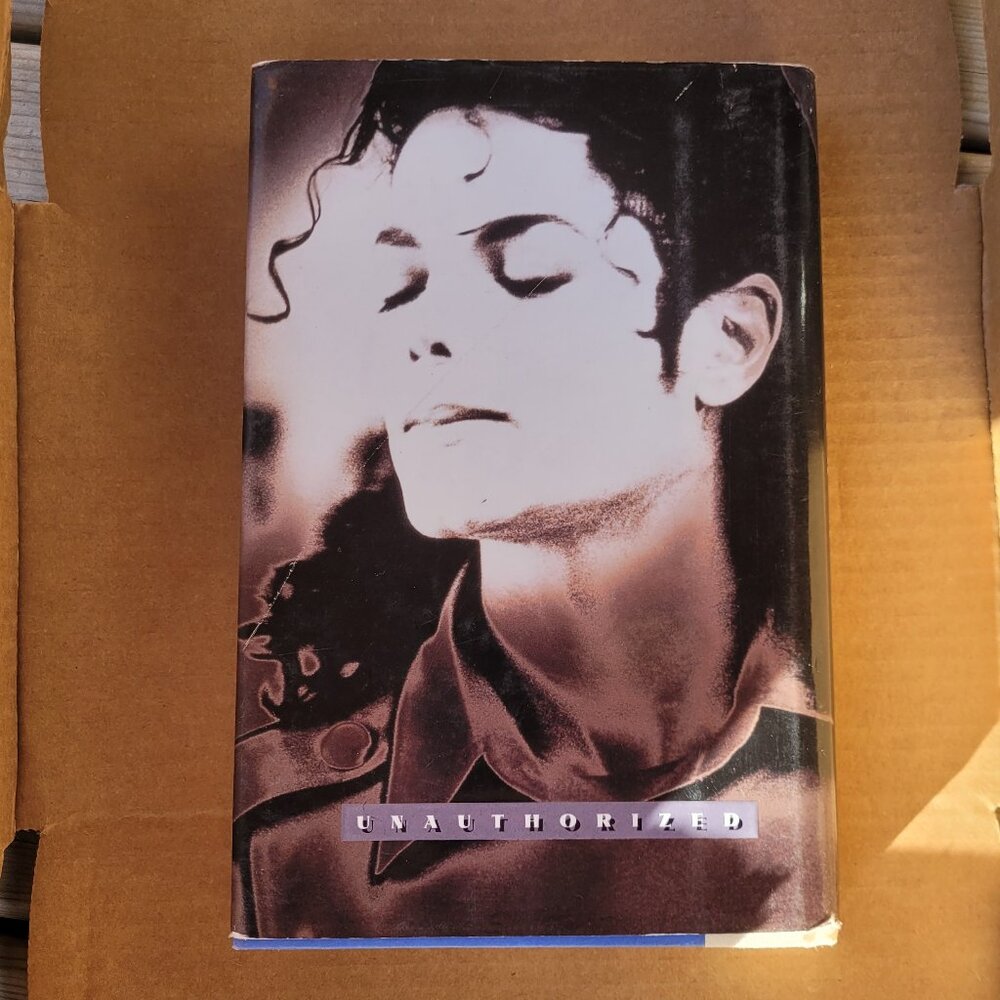 Michael Jackson Hardcover Book - Picture 2 of 2